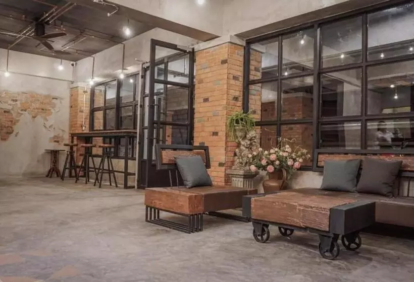 ホテル The Old Inn