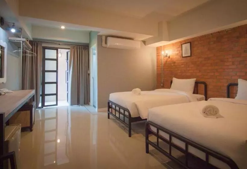 ホテル The Old Inn