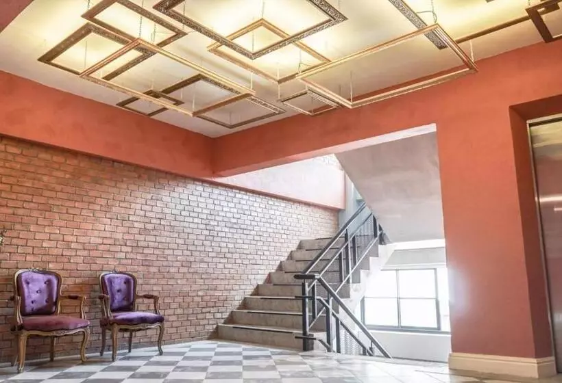 ホテル The Old Inn