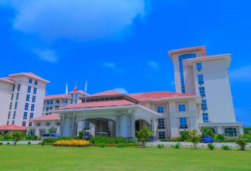 هتل The  Grand Ace