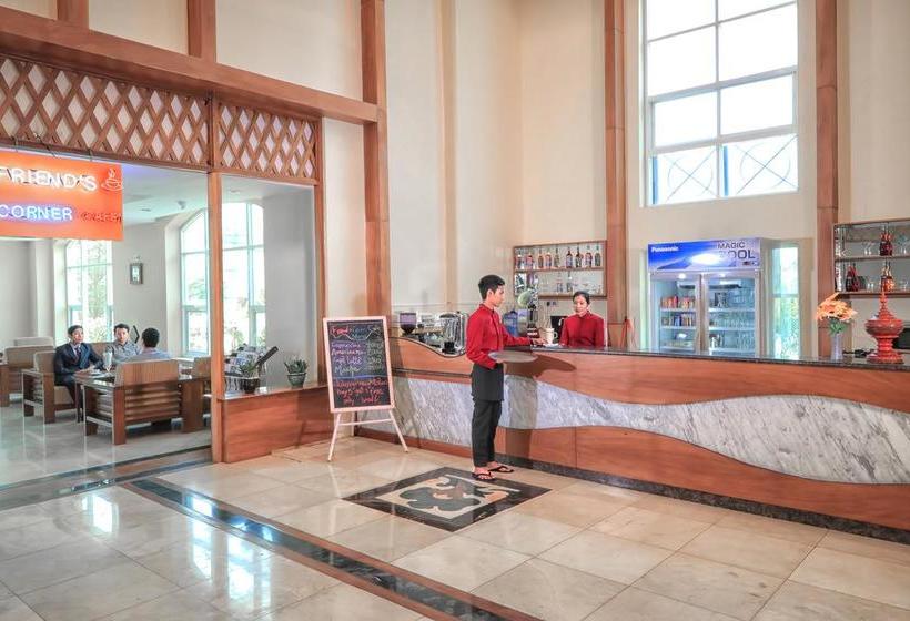 هتل The  Grand Ace