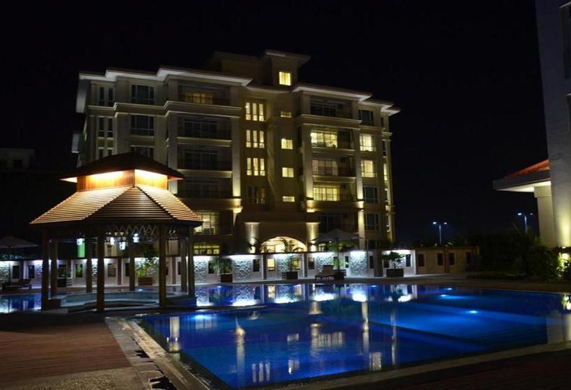 هتل The  Grand Ace