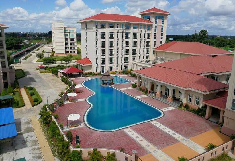 هتل The  Grand Ace