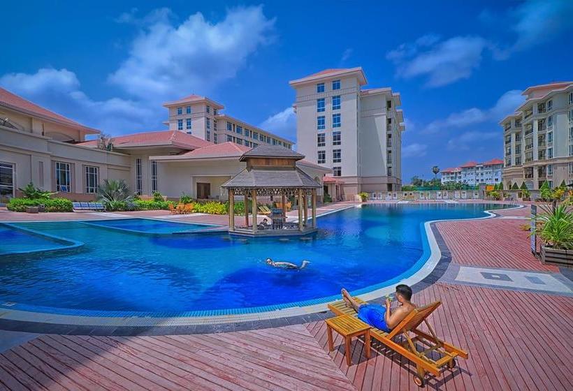 هتل The  Grand Ace