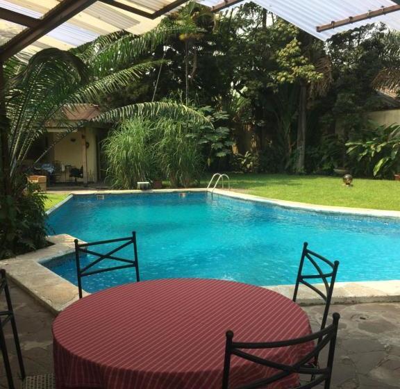 تختخواب و صبحانه Le 159