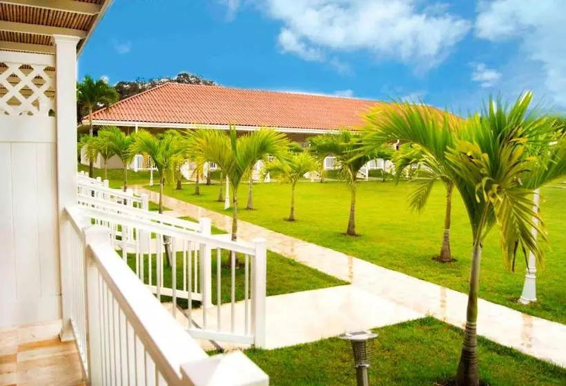 Bella Terra Laguna Azul Resort & Spa