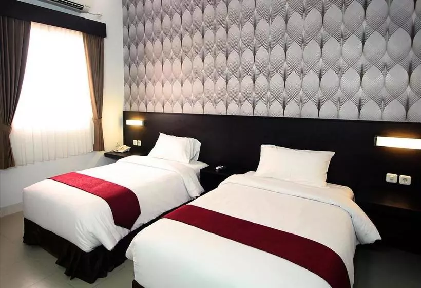 ホテル Grand  Sampit