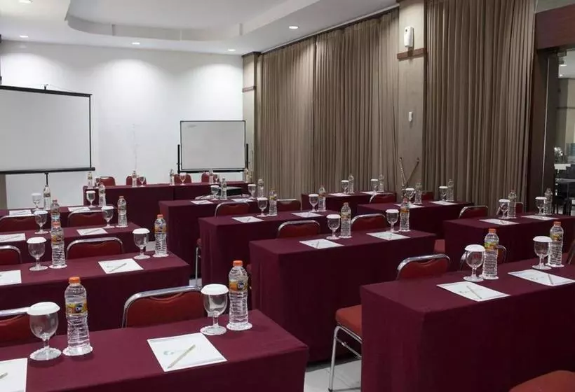 ホテル Grand  Sampit