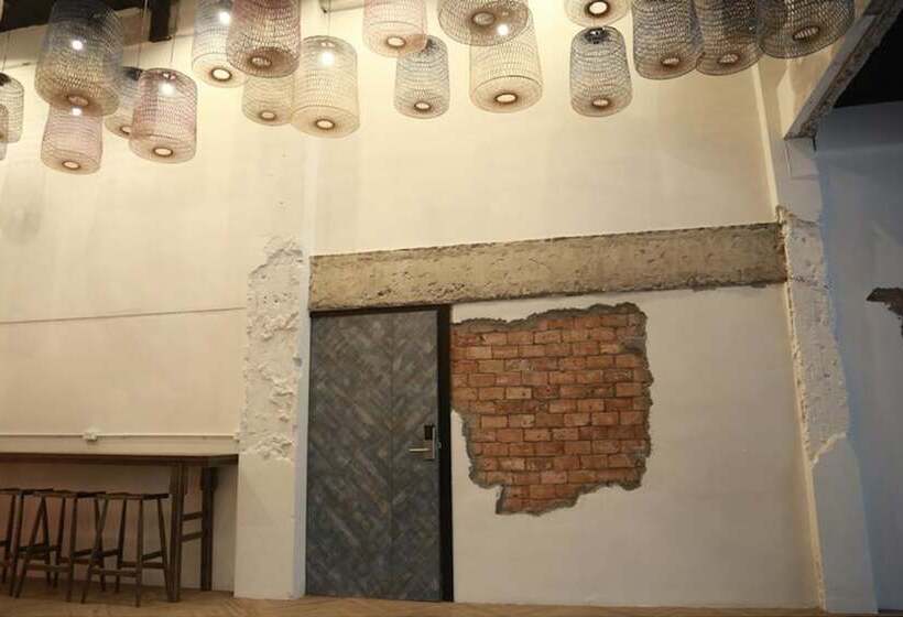 호텔 Ang Mor Lao Poshtel Adults Only Hostel