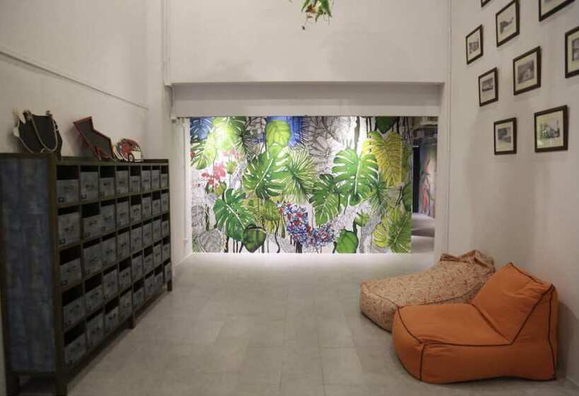 호텔 Ang Mor Lao Poshtel Adults Only Hostel