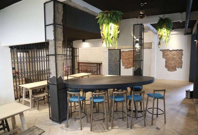 호텔 Ang Mor Lao Poshtel Adults Only Hostel