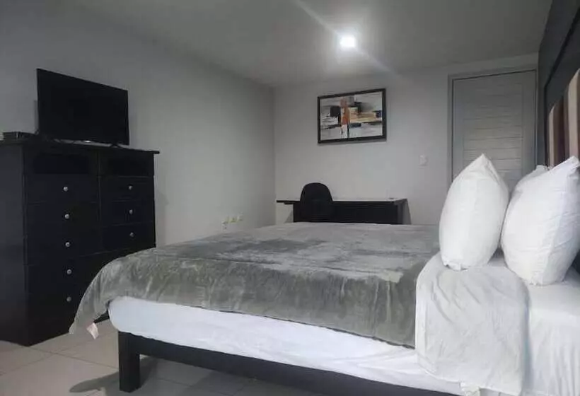 هتل Casa Galeana Centro Con Estacionamiento Privado