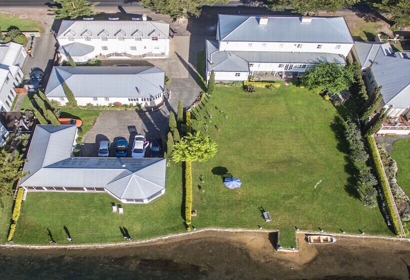 בית מלון כפרי Douglas Riverside