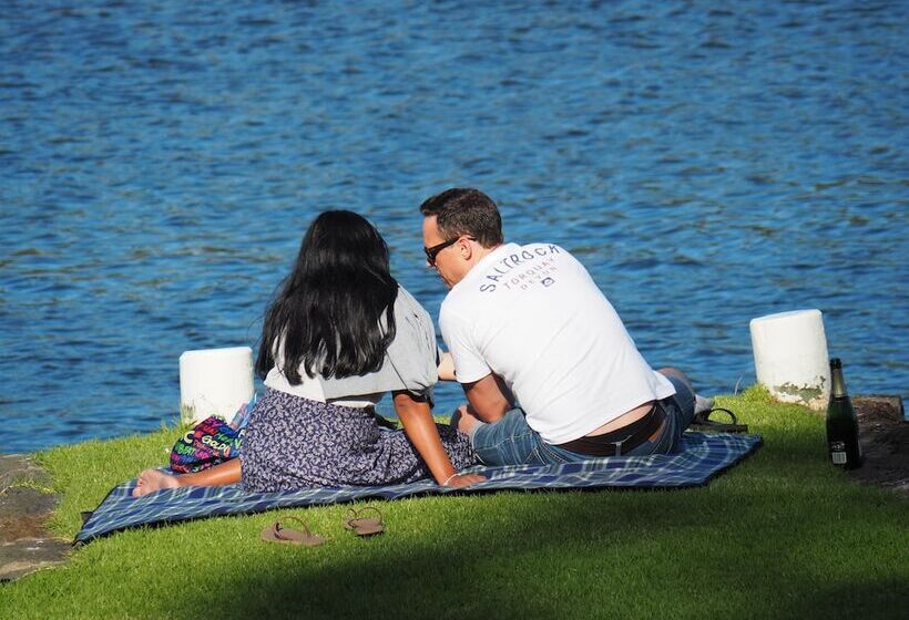 בית מלון כפרי Douglas Riverside