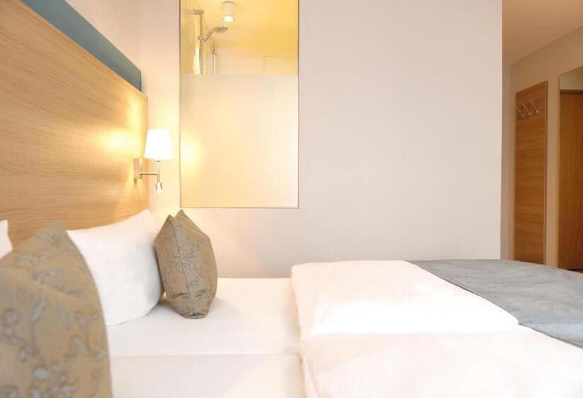 ホテル & Gasthaus Das Röhrl Straubing