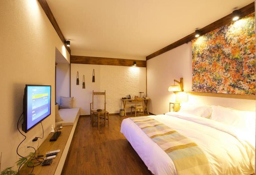 Отель A·plus Boutique