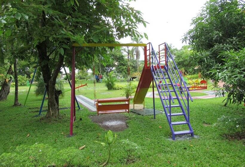 Nihara Resort And Spa Cochin