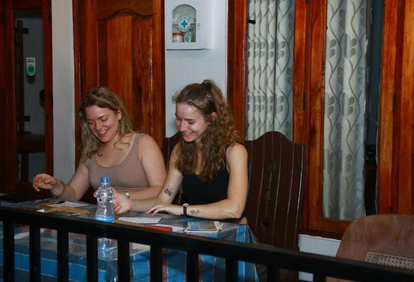 渡假胜地 Different View