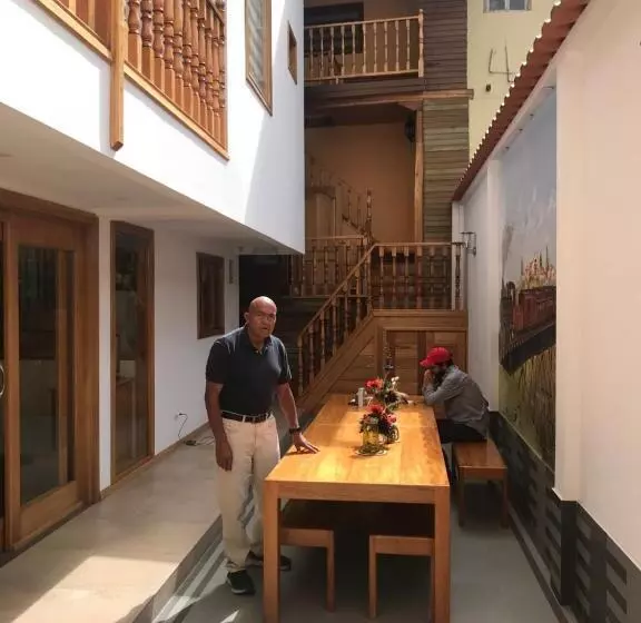 Community Hostel Alausi