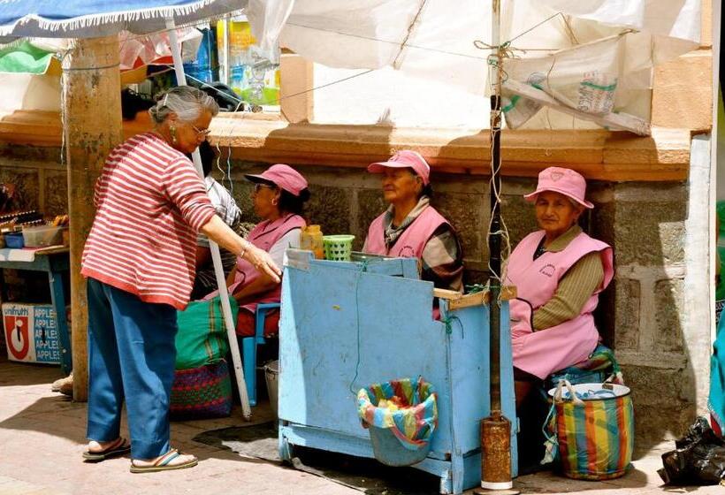 Community Hostel Alausi