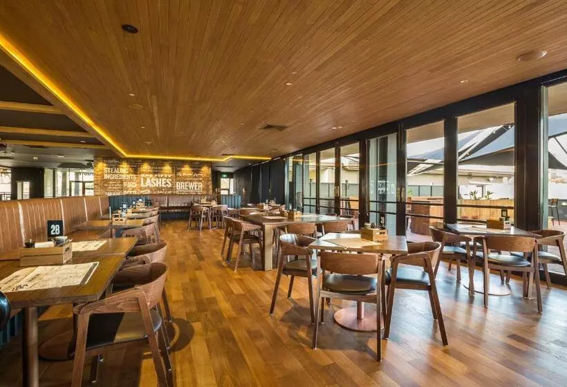 Hotelli Nightcap At The Cheeky Squire