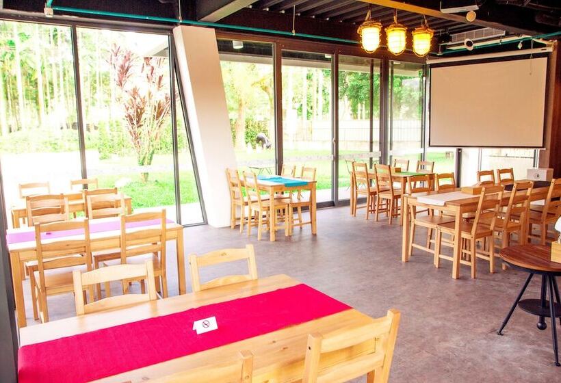 تختخواب و صبحانه Dou House