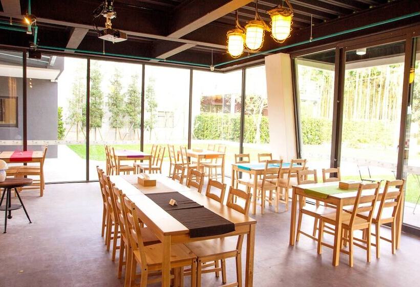 تختخواب و صبحانه Dou House