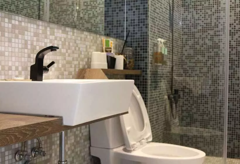 تختخواب و صبحانه Dou House
