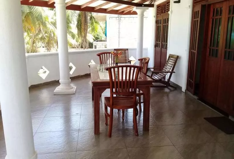 Aamiaismajoitus (B&B) Bawana Beach House