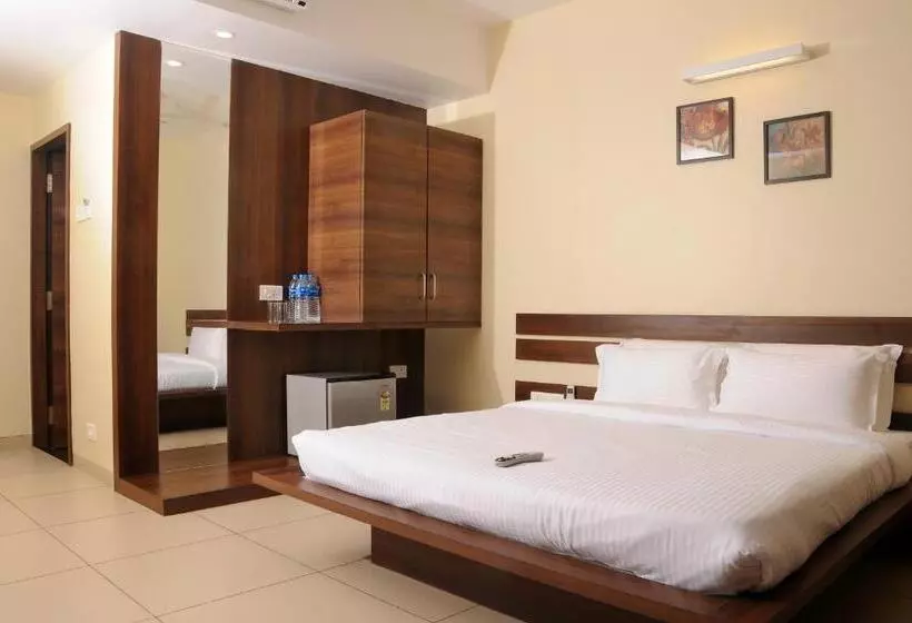 Hotel 3 Leaves - Kolhapur
