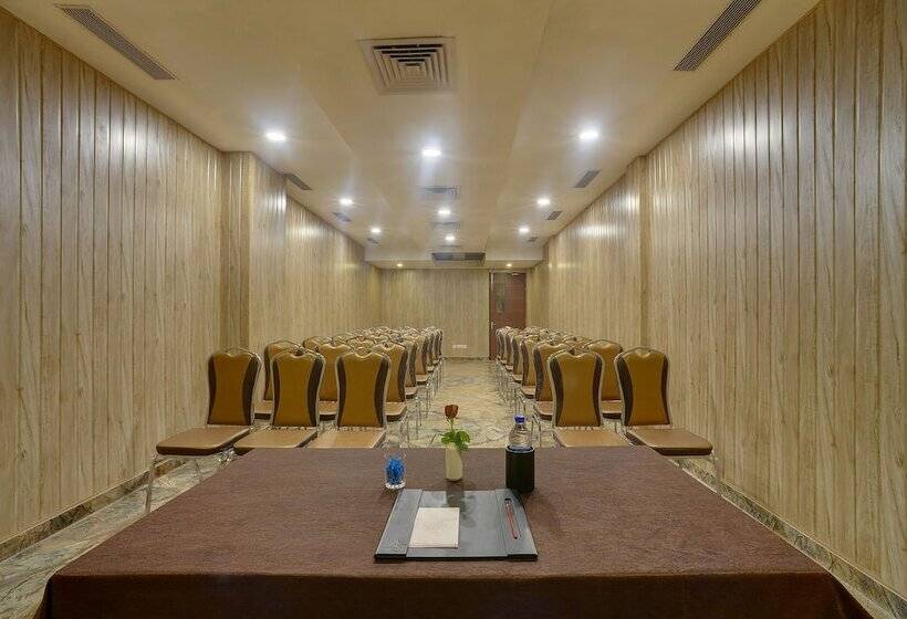 ホテル Cygnett Park Di Arch