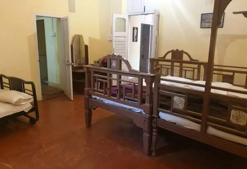 Hotel Spring Wood