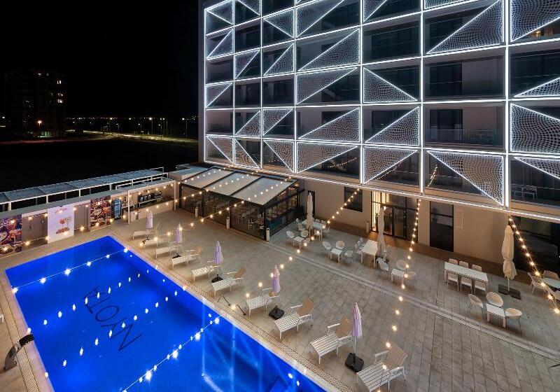 Nyota Hotel & Conference Center