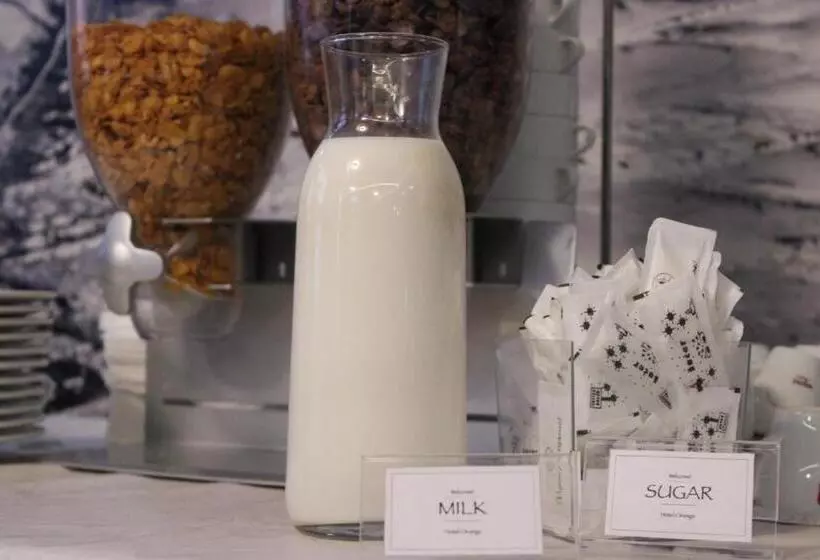 تختخواب و صبحانه Orange