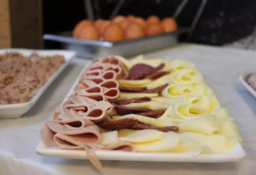 تختخواب و صبحانه Orange