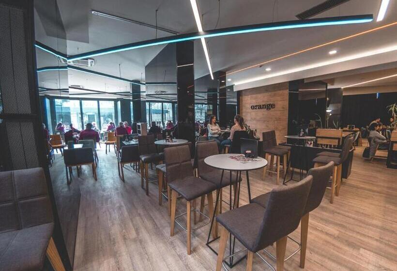 تختخواب و صبحانه Orange