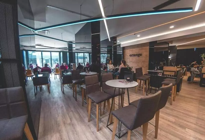 تختخواب و صبحانه Orange