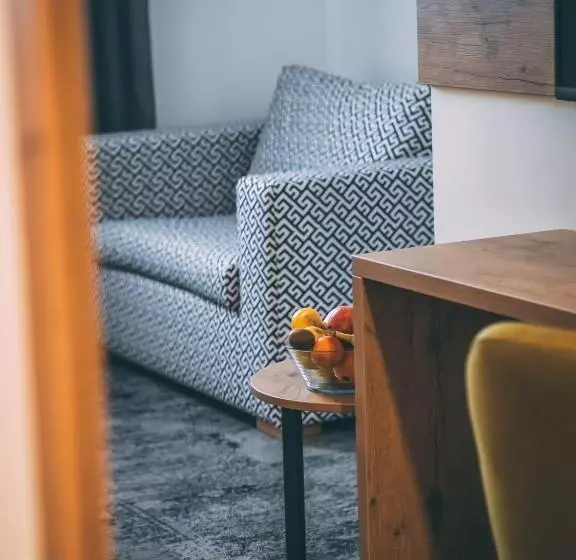 تختخواب و صبحانه Orange