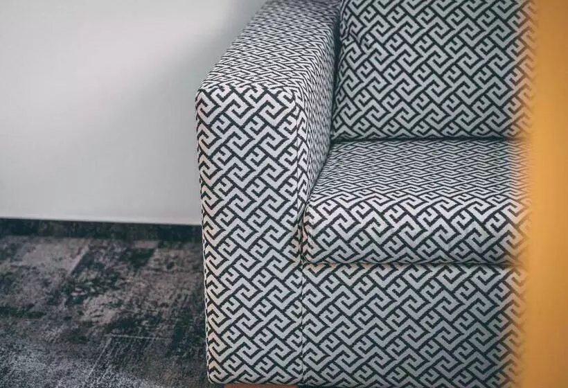 تختخواب و صبحانه Orange