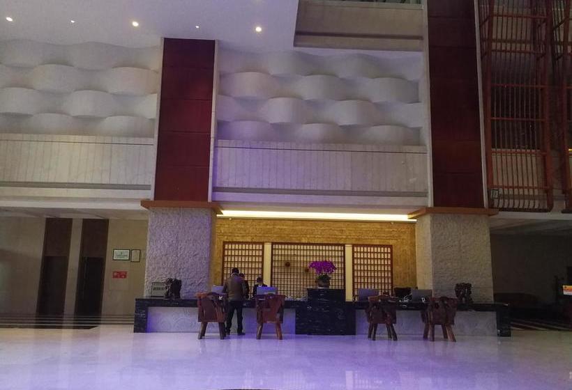 Hotel Chinese Yew Lake