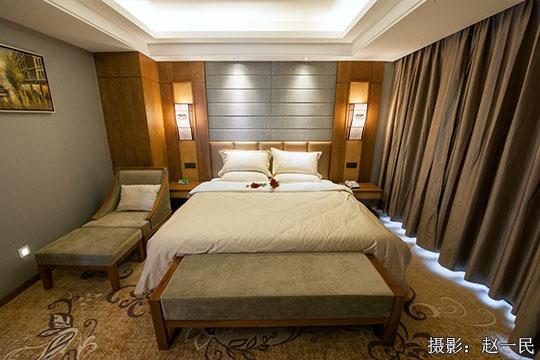 Hotel Chinese Yew Lake