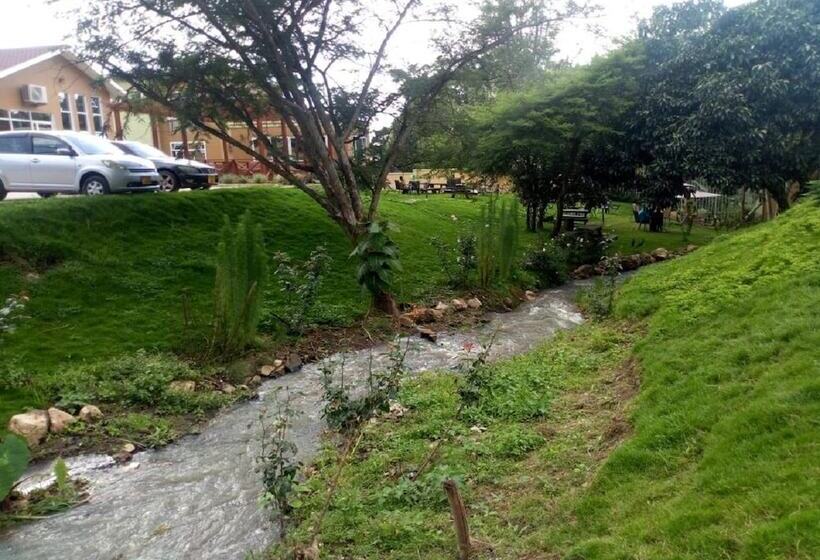 בית מלון כפרי Desderia