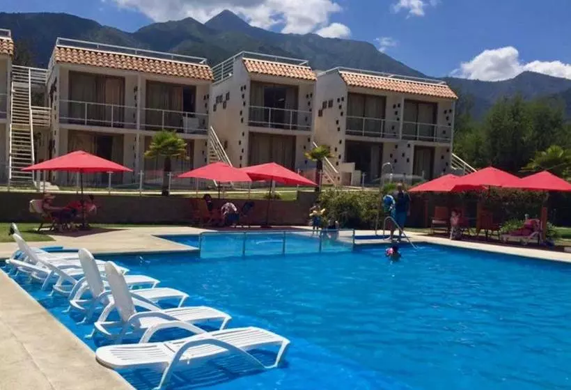 ホテル Howard Johnson By Wyndham Olmue