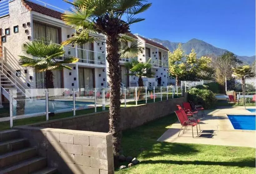 ホテル Howard Johnson By Wyndham Olmue