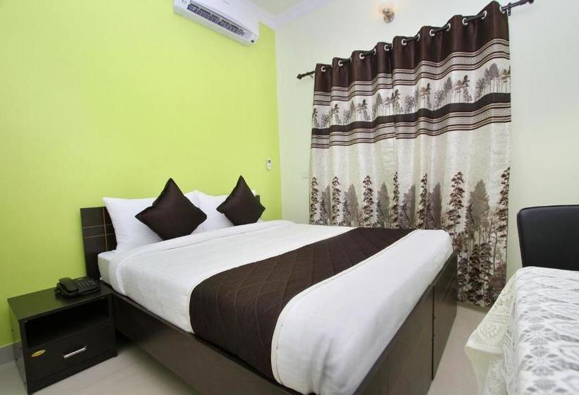 هتل Oyo 5635 Ash Berry