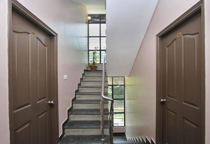 هتل Oyo 5635 Ash Berry