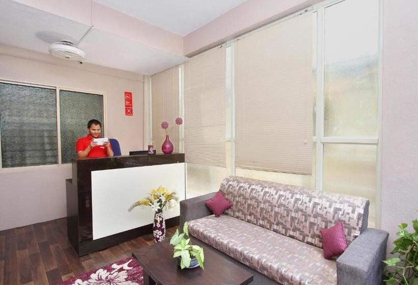 هتل Oyo 5635 Ash Berry