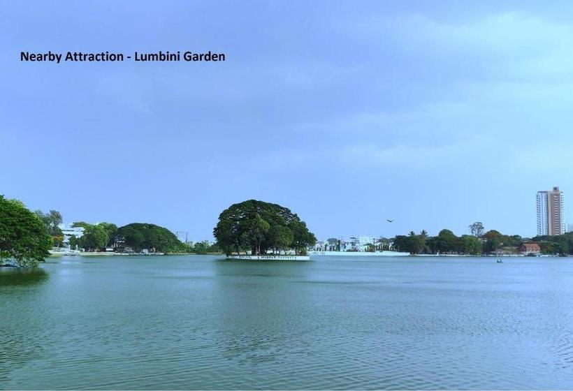 هتل Oyo 5635 Ash Berry