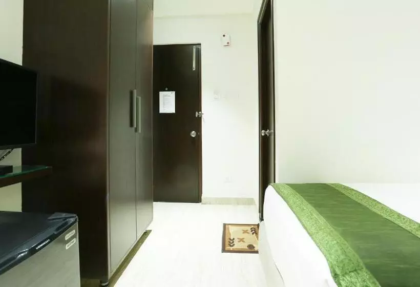 ホテル Treebo C Plaza