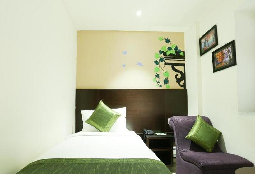 Hotel Treebo C Plaza